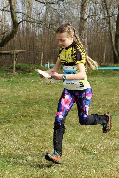 A junior orienteer from SYO